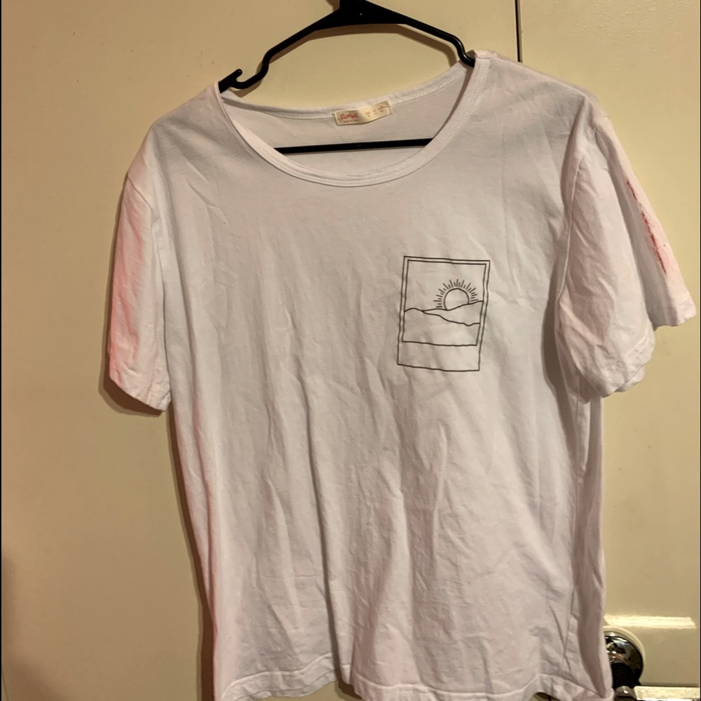 white t shirt
